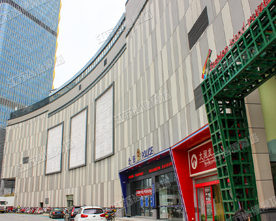 盐城先锋国际广场北侧石材幕墙